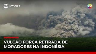 Erupção do Monte Semerú força retirada de moradores na Indonésia | #SBTNotícias