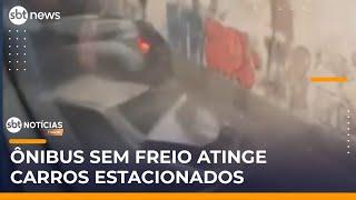Ônibus de turismo perde freio e atinge 10 carros em Porto Alegre | #SBTNotícias