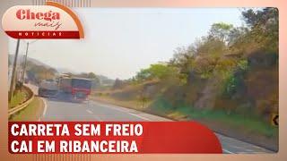 Carreta sem freio acerta veículos e motorista morre | Chega Mais Notícias (12/09/24)