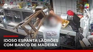 Flagra: Idoso reage a assalto e afugenta criminosos com banco de madeira | #SBTNotícias