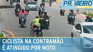 Ciclista com criança entra na contramão e é atingido por moto | Primeiro Impacto (21/03/25)