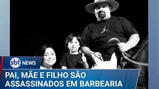 Pai, mãe e filho são mortos a tiros em barbearia no interior do Rio de Janeiro | #SBTNews (23/12/24)