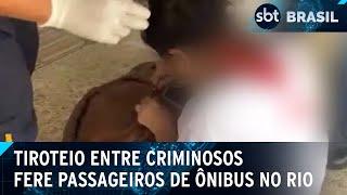 Passageiros de ônibus ficam feridos após confronto entre criminosos no Rio | SBT Brasil (10/03/25)