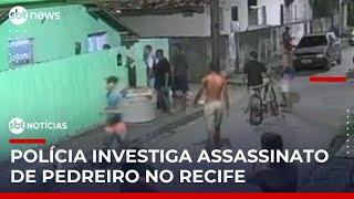 Homem é morto a facadas na frente do filho de 2 anos | #SBTNotícias