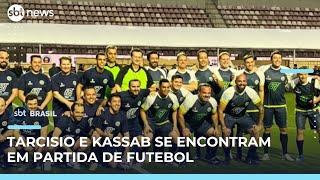 Tarcísio de Freitas joga bola com prefeitos no Pacaembu | #SBTBrasil 