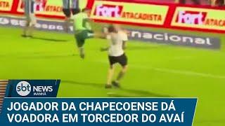 Jogador da Chapecoense agride torcedor do Avaí após invasão | #SBTNews Manhã (24/03/25)