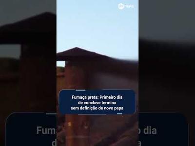 Fumaça preta aparece após 1ª votação do conclave