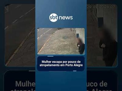 Mulher escapa por pouco de atropelamento em Porto Alegre | #SBTNotícias