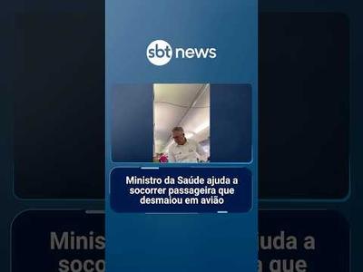 Padilha ajuda a socorrer passageira que desmaiou em avião | #SBTNotícias