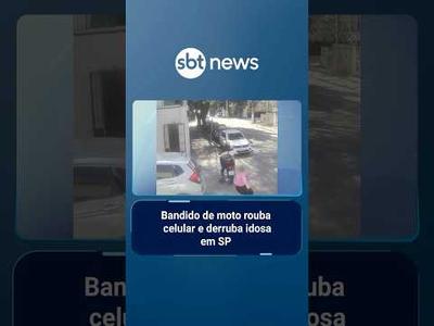 Bandido de moto rouba celular e derruba idosa em São Paulo | #SBTManhã