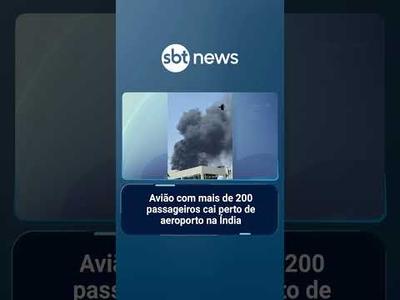 Avião com mais de 200 passageiros cai perto de aeroporto na Índia | #SBTManhã