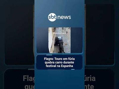Flagra: Touro em fúria quebra carro durante festival na Espanha | #PrimeiroImpacto