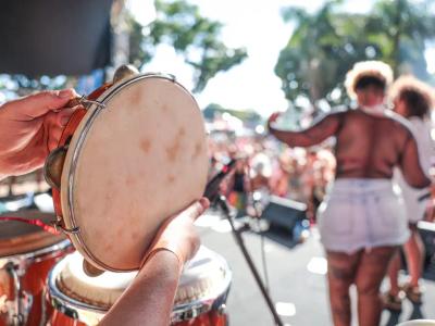 Bancos abrem na segunda de Carnaval? Veja como funciona atendimento durante a folia