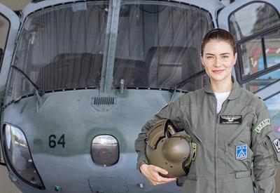 Tenente se torna primeira mulher instrutora de voo em helicóptero da FAB