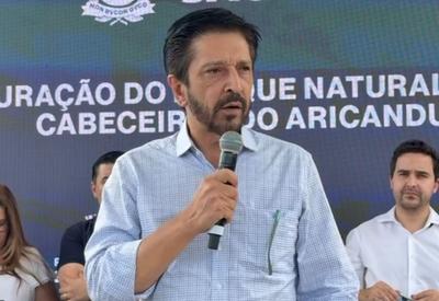 ‘Tomara que morra lá até apodrecer’, diz Ricardo Nunes sobre Vorcaro na cadeia