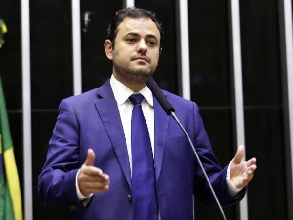 Imagem da notícia: PSD e MDB e até PL foram fiéis da balança na salvação de Glauber Braga por apenas 6 votos de diferença