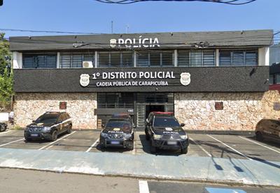 Mulher é encontrada morta dentro de casa em Carapicuíba (SP); enteado com esquizofrenia é suspeito