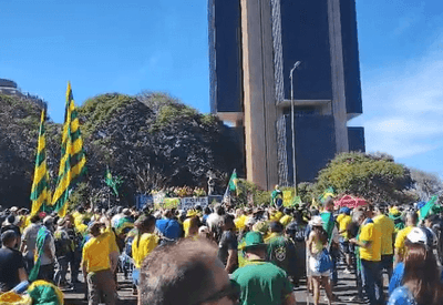 Sem Bolsonaro, oposição faz atos contra Moraes e Lula pelo país