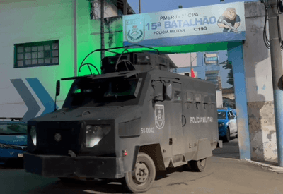 Policiais apreendem fuzis após serem atacados em Duque de Caxias, no Rio