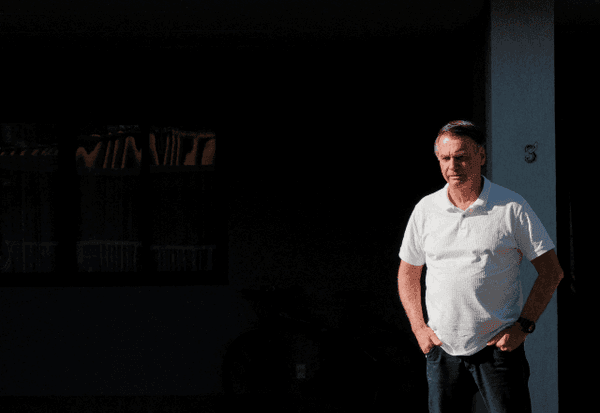 Imagem da notícia: Perícia da PF diz que não há necessidade de transferir Bolsonaro da Papudinha