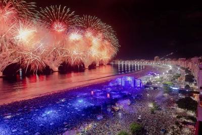 Veja como foram as festas de boas-vindas a 2025 pelo Brasil 