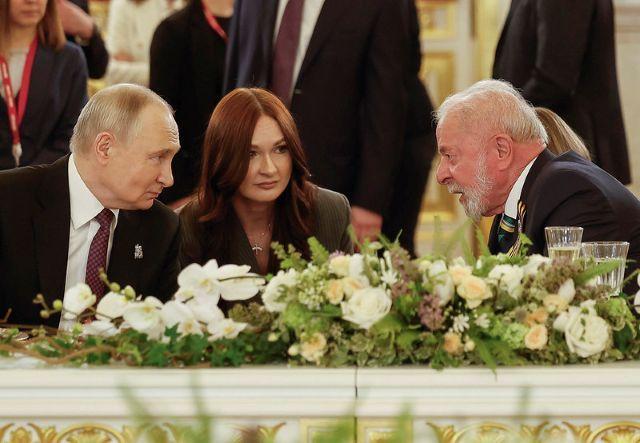 Lula participa com Putin de comemoração do fim da Segunda Guerra Mundial