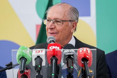 Regulamentação da Lei de Reciprocidade Econômica sai até terça-feira (15), diz Alckmin 