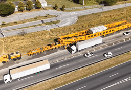 Imagem da notícia VÍDEO: Supercarreta com 136 metros passa pela Via Dutra nesta segunda (23)
