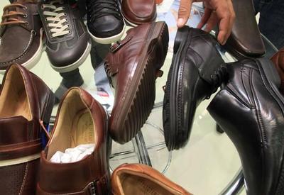 Seu sapato pode ser o vilão das dores nos pés, joelhos e coluna