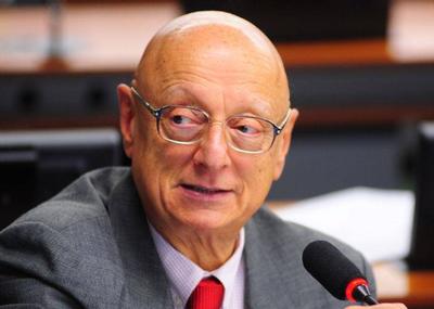 Esperidião Amin acata emenda que restringe redução de pena do PL da Dosimetria ao 8 de janeiro