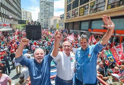 AO VIVO: Lula faz campanha em SP e fala na Avenida Paulista