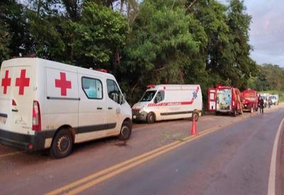 Acidente com ônibus escolar deixa 8 pessoas mortas e 13 feridos no Paraná