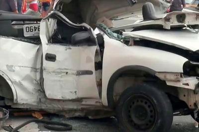 Acidente grave com veículo dirigido por menor de idade deixa um morto e cinco feridos