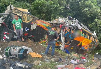 Sobe para 21 o número de mortos em acidente no Paraná
