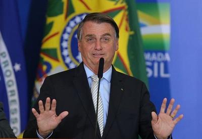 Bolsonaro pede a brasileiros para "tomar banho frio" na crise hídrica