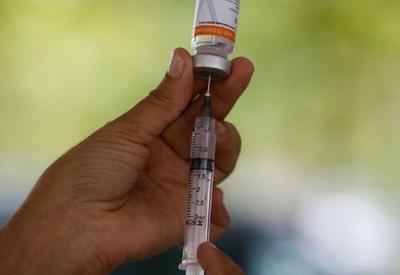 Prefeitura de São Paulo inicia vacinação de professores de 45 e 46 anos