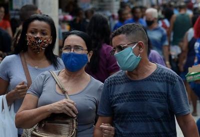 Apesar da retirada de obrigatoriedade, cariocas mantêm uso de máscaras