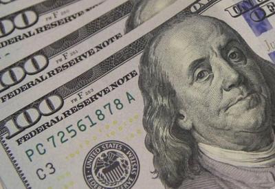 Dólar fecha em baixa, a R$ 6,16, no primeiro dia útil do ano 