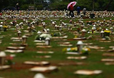 Brasil pode bater recorde de 100 mil mortes em um mês, aponta estudo