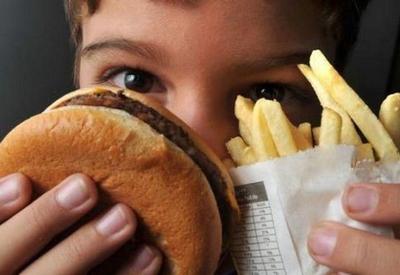 Saiba por que obesidade infantil e desnutrição têm mais relação do que parece