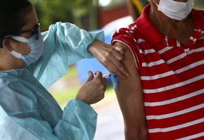 Saúde vai incluir professores na vacinação, afirma Frente de Prefeitos