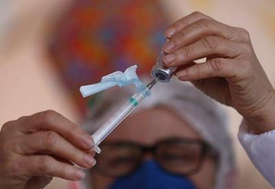 SP: Maiores de 18 anos estarão totalmente imunizados até dezembro,diz secretário