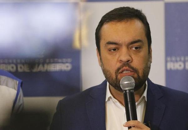 Imagem da notícia: Operação da PF bombardeia candidatura de Castro e amplia desgaste de Flávio Bolsonaro