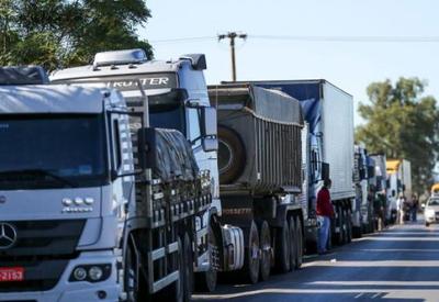 PRF busca autorização para desbloquear vias obstruídas por caminhoneiros