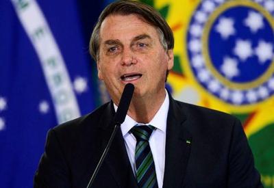 Em live semanal, Bolsonaro sai em defesa de Nunes Marques