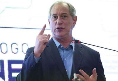 Ciro Gomes entra com notícia-crime contra Bolsonaro no STF