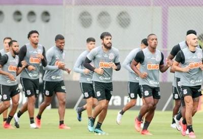 Corinthians anuncia que 10 atletas testaram positivo para Covid-19