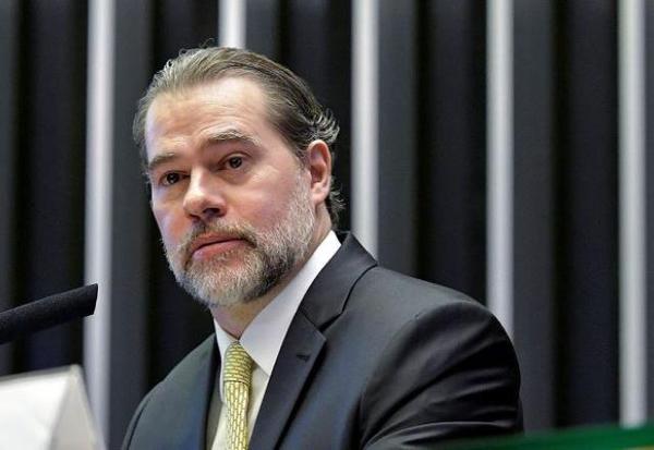 Imagem da notícia: Toffoli negou busca contra Vorcaro, mas recuou após pedidos da PF e PGR