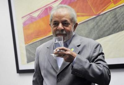 Petistas avaliam que não há "demora" em oficializar nome de Lula em maio