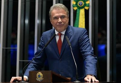 Alvaro Dias vai lançar candidatura ao Senado pelo Paraná